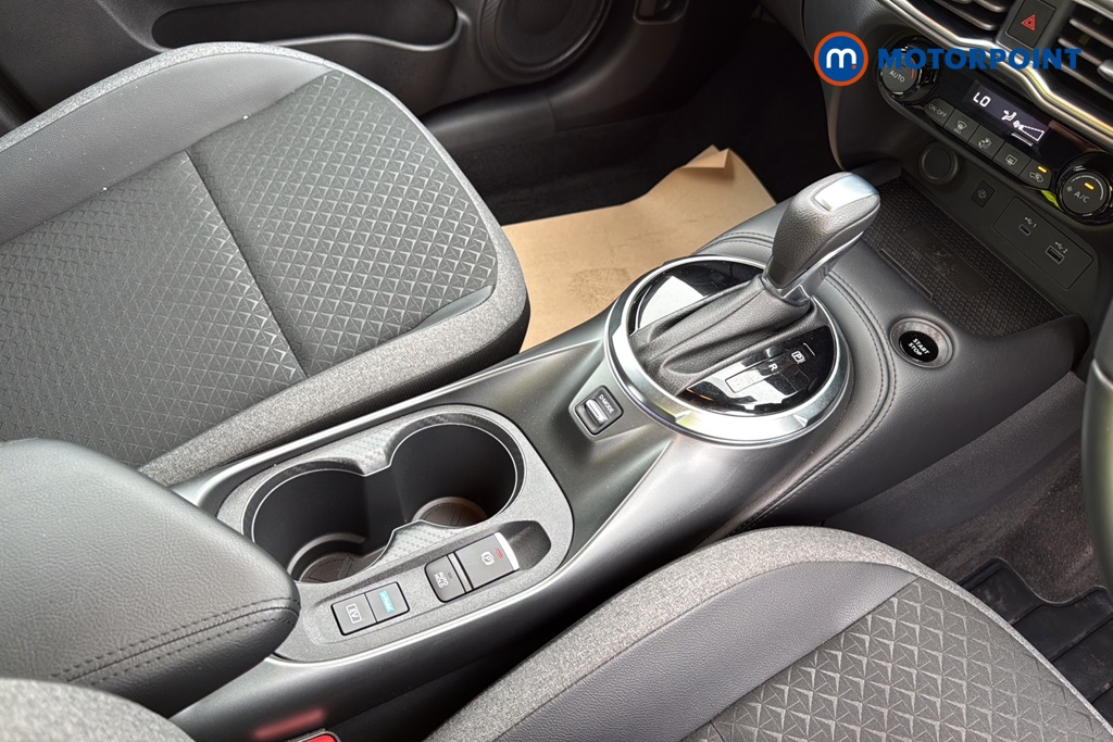 Nissan Juke N-Connecta Automatic Petrol-Electric Hybrid SUV - Stock Number (1653439) - 15th supplementary image