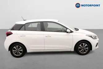 Hyundai I20 SE Manual Petrol Hatchback - Stock Number (1666246) - Drivers side