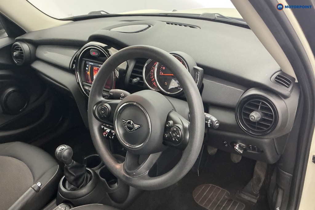 Mini Hatchback Cooper Classic Manual Petrol Hatchback - Stock Number (1666622) - 8th supplementary image