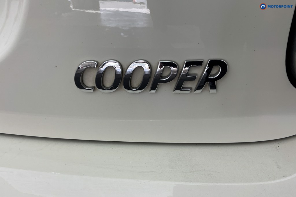 Mini Hatchback Cooper Classic Manual Petrol Hatchback - Stock Number (1666622) - 32nd supplementary image