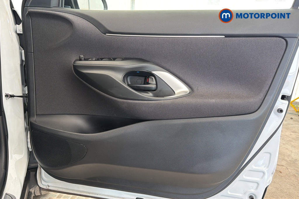 Toyota Yaris Cross Design Automatic Petrol-Electric Hybrid Estate - Stock Number (1671959) - 18th supplementary image