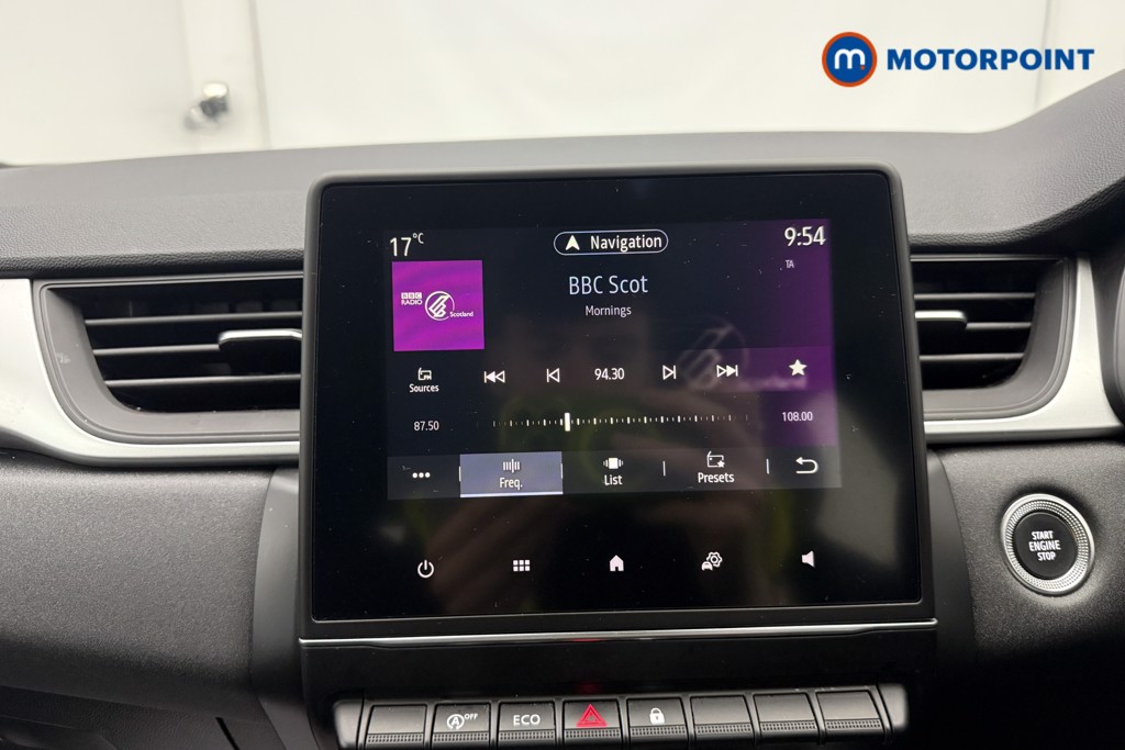 Renault Captur Iconic Edition Manual Petrol SUV - Stock Number (1673199) - 9th supplementary image