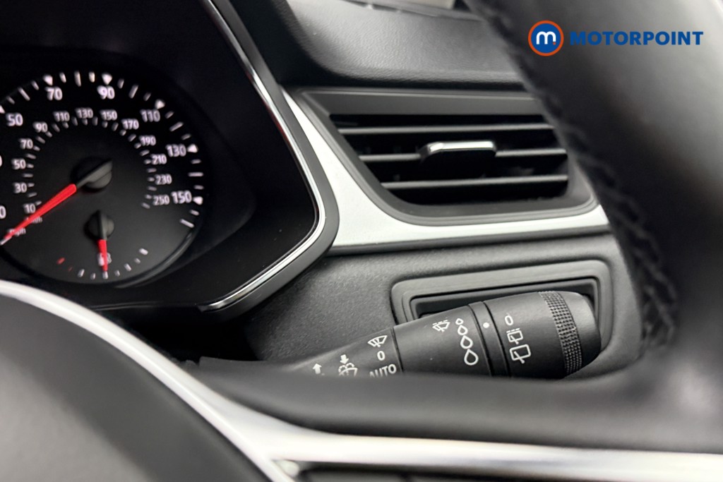 Renault Captur Iconic Edition Manual Petrol SUV - Stock Number (1673199) - 26th supplementary image