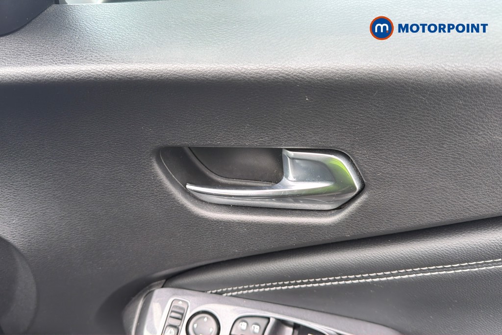Nissan Juke N-Connecta Manual Petrol SUV - Stock Number (1673495) - 2nd supplementary image