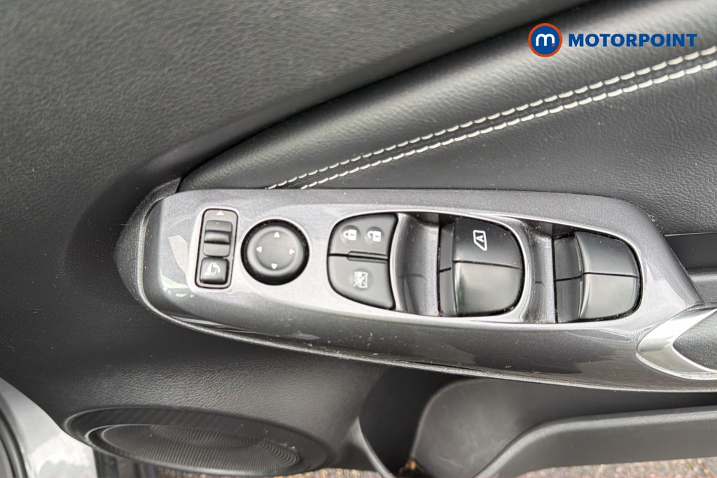 Nissan Juke N-Connecta Manual Petrol SUV - Stock Number (1673495) - 3rd supplementary image