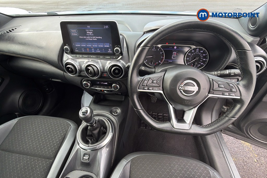 Nissan Juke N-Connecta Manual Petrol SUV - Stock Number (1673495) - 4th supplementary image