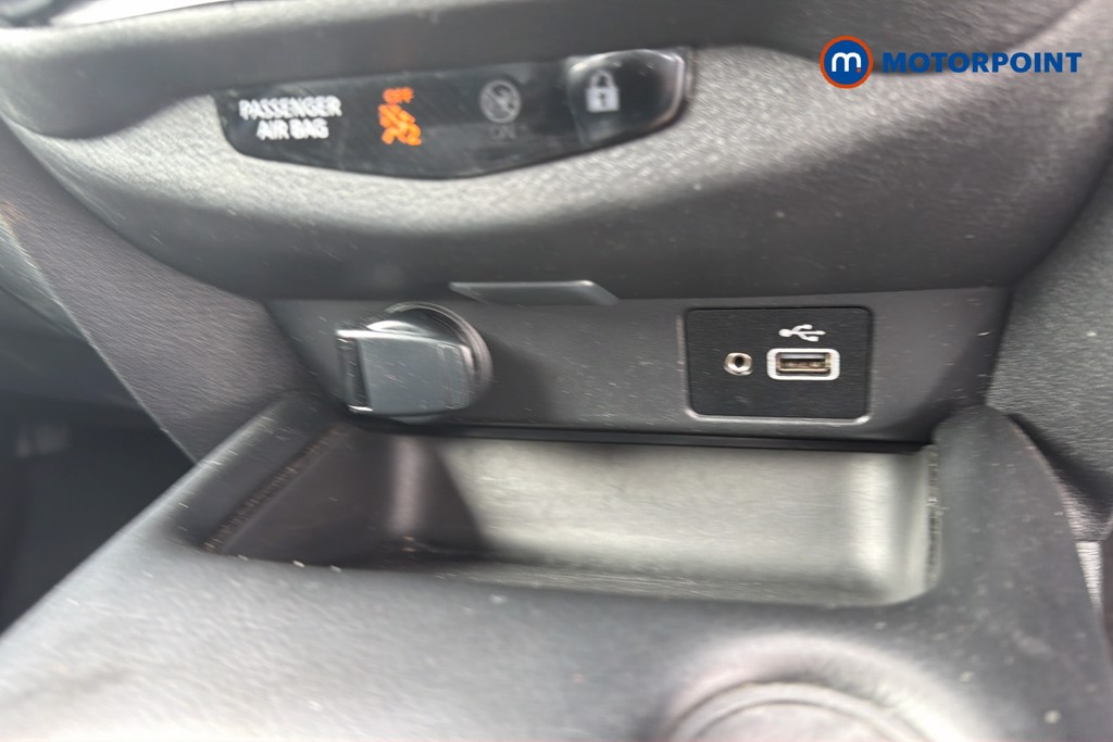 Nissan Juke N-Connecta Manual Petrol SUV - Stock Number (1673495) - 13th supplementary image