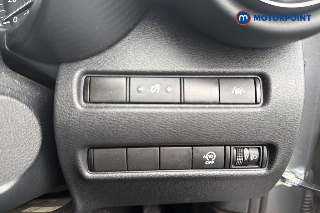 Nissan Juke N-Connecta Manual Petrol SUV - Stock Number (1673495) - 16th supplementary image