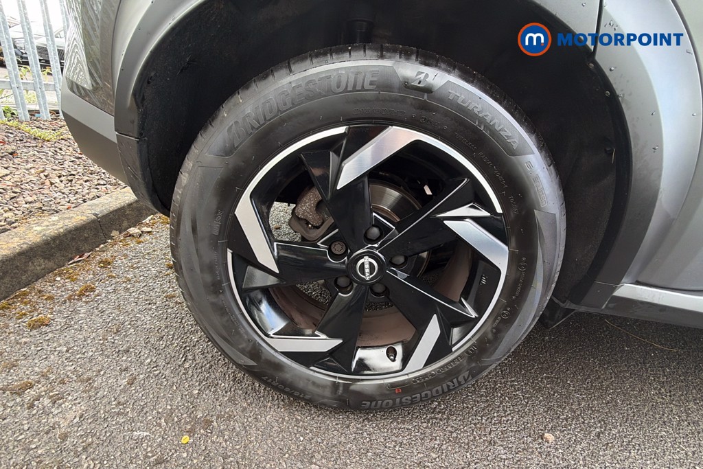 Nissan Juke N-Connecta Manual Petrol SUV - Stock Number (1673495) - 25th supplementary image