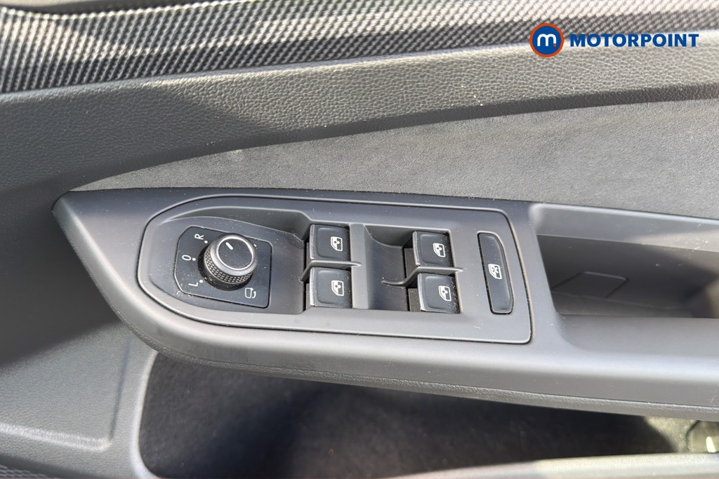 Volkswagen Golf Black Edition Manual Petrol Hatchback - Stock Number (1673582) - 3rd supplementary image