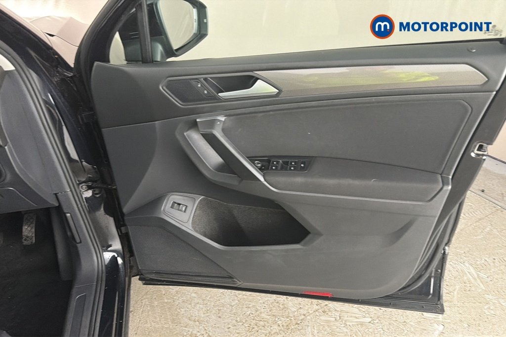 Volkswagen Tiguan Allspace Life Automatic Petrol SUV - Stock Number (1673786) - 18th supplementary image