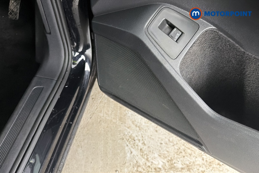 Volkswagen Tiguan Allspace Life Automatic Petrol SUV - Stock Number (1673786) - 21st supplementary image
