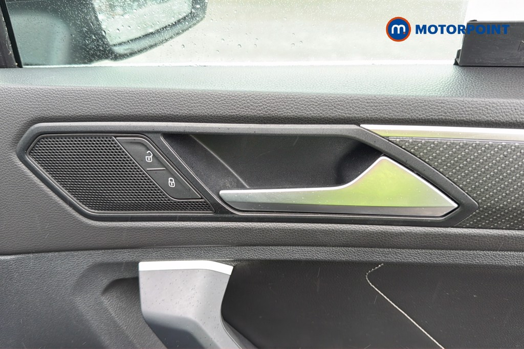 Volkswagen Tiguan R-Line Automatic Petrol SUV - Stock Number (1673948) - 2nd supplementary image