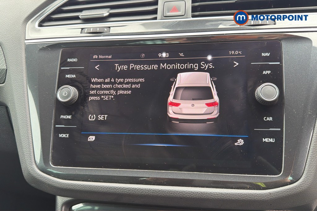 Volkswagen Tiguan R-Line Automatic Petrol SUV - Stock Number (1673948) - 13th supplementary image