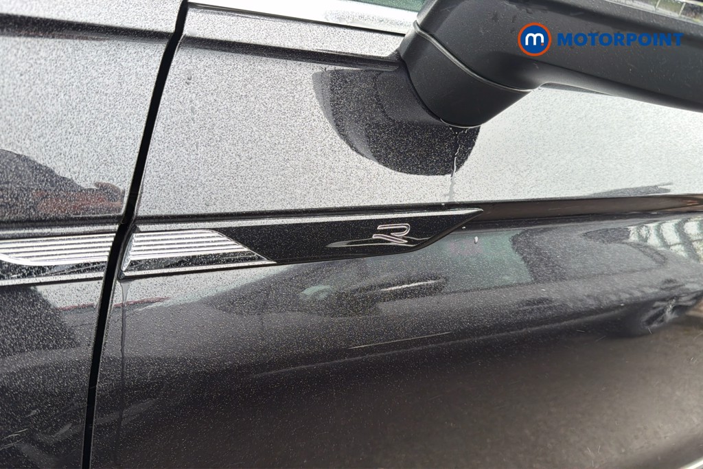 Volkswagen Tiguan R-Line Automatic Petrol SUV - Stock Number (1673948) - 42nd supplementary image