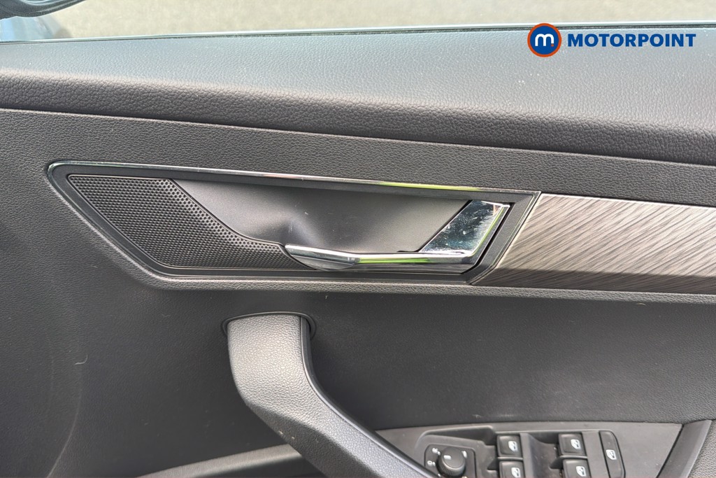 Skoda Karoq Se L Automatic Petrol SUV - Stock Number (1674719) - 2nd supplementary image