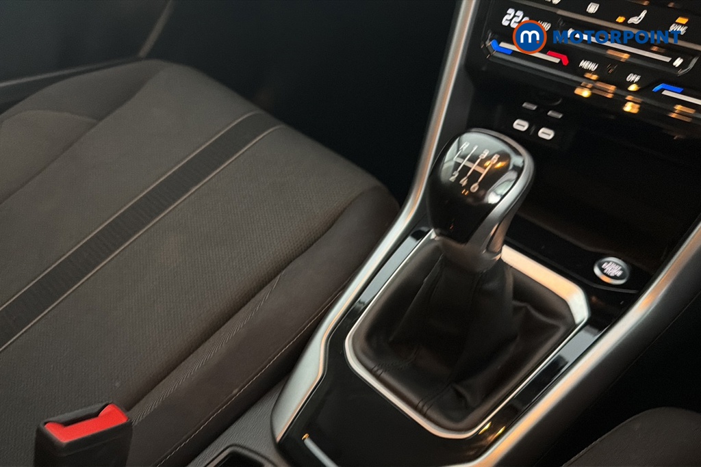 Volkswagen T-Roc Match Manual Petrol SUV - Stock Number (1674933) - 15th supplementary image