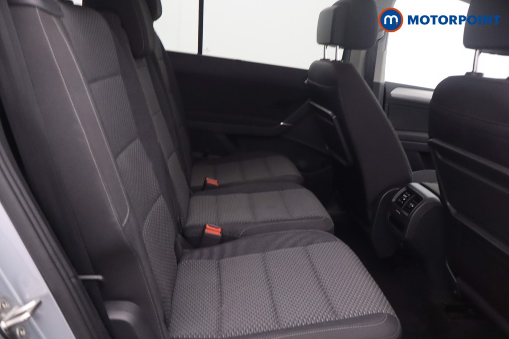 Volkswagen Touran Match Manual Petrol People Carrier - Stock Number (1675981) - 9th supplementary image