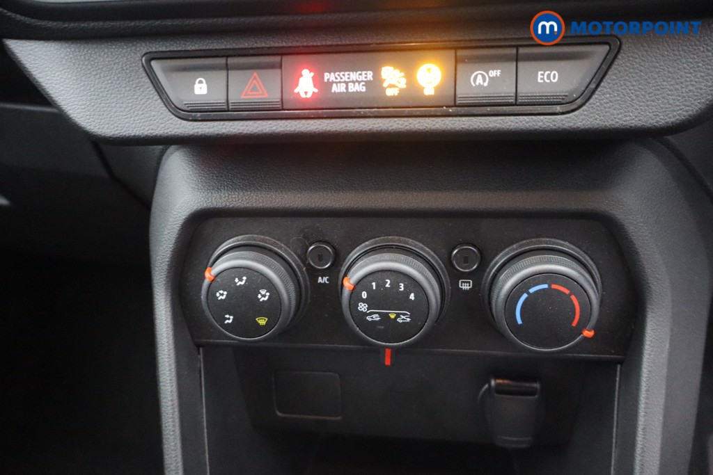 Dacia Sandero Expression Manual Petrol Hatchback - Stock Number (1676060) - 13th supplementary image