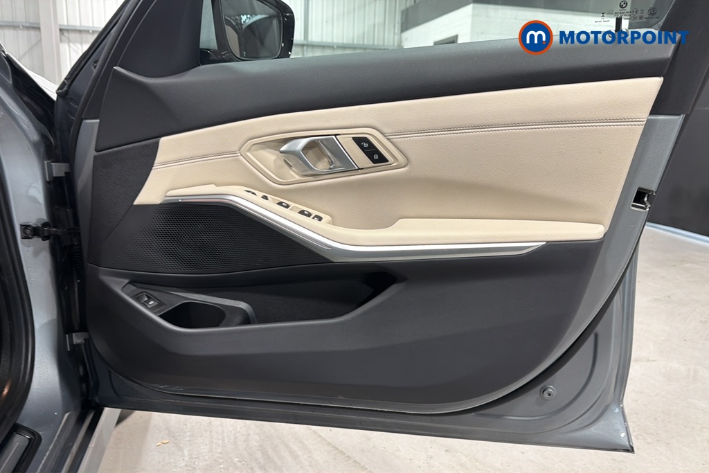 BMW 3 Series Sport Automatic Petrol Saloon - Stock Number (1676744) - 18th supplementary image