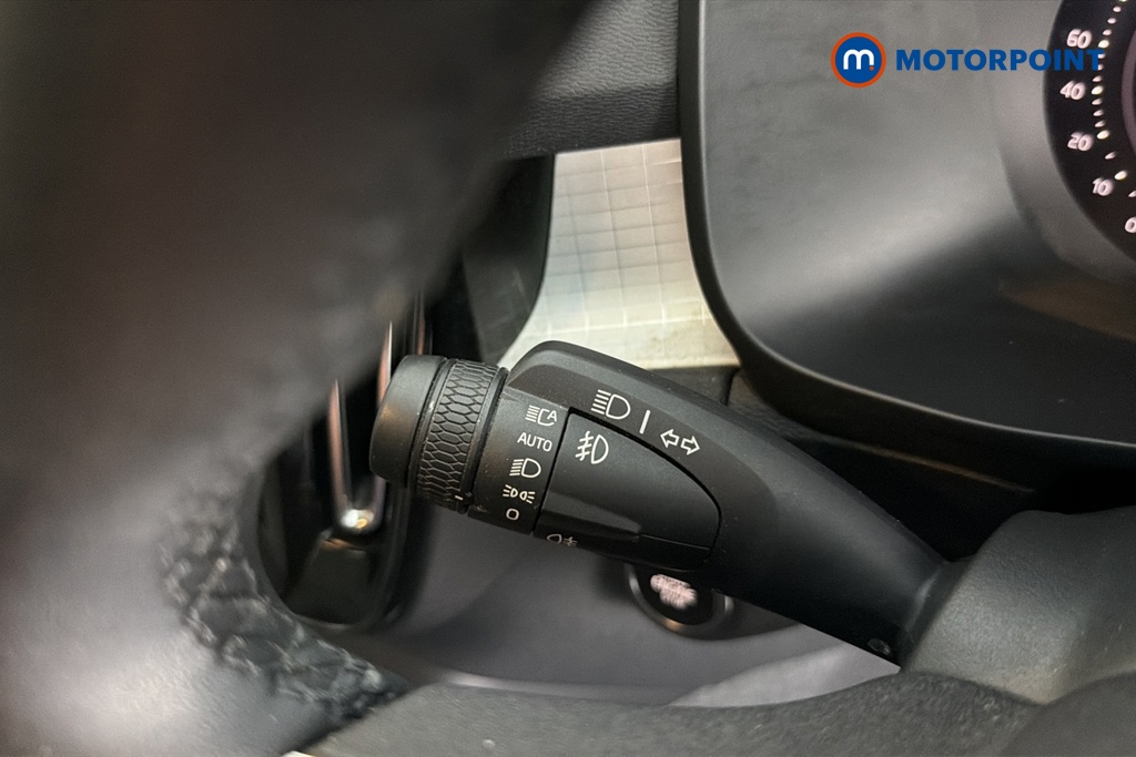 Volvo Xc40 Core Automatic Petrol SUV - Stock Number (1676851) - 5th supplementary image