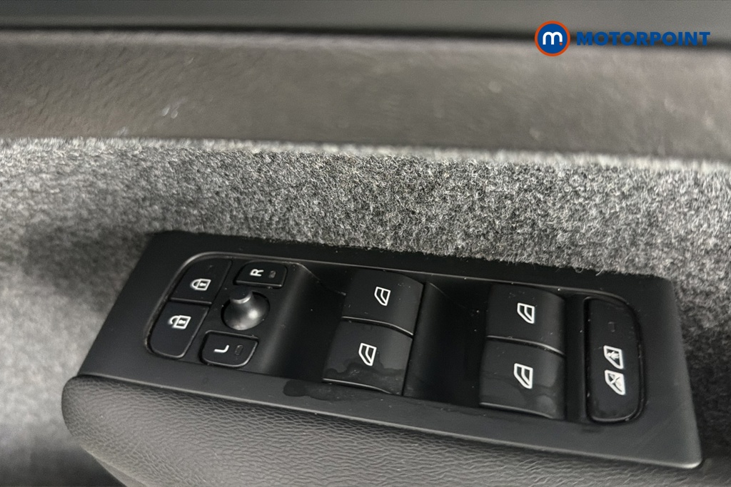 Volvo Xc40 Core Automatic Petrol SUV - Stock Number (1676851) - 19th supplementary image