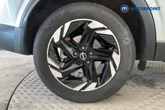 Nissan Qashqai N-Connecta Automatic Petrol-Electric Hybrid SUV - Stock Number (1677109) - 46th supplementary image