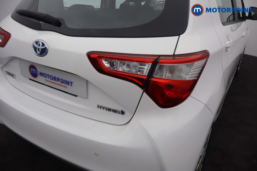 Toyota Yaris Active Automatic Petrol-Electric Hybrid Hatchback - Stock Number (1677294) - 3rd supplementary image