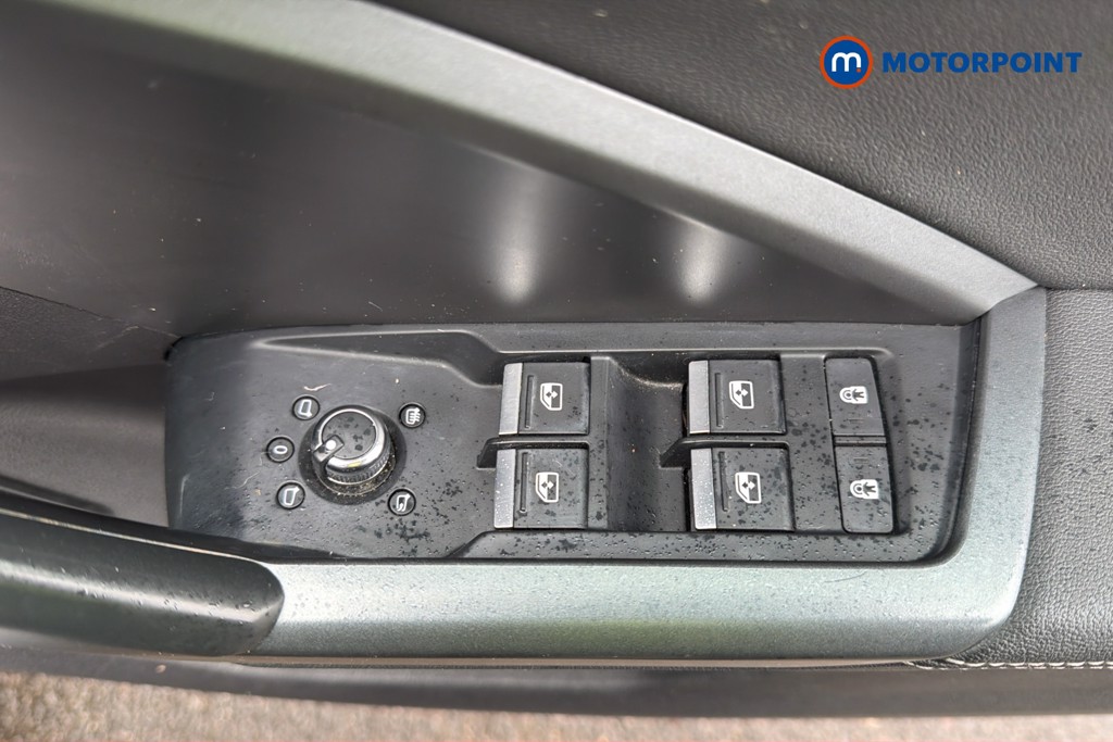 Audi Q3 S Line Manual Petrol SUV - Stock Number (1677851) - 5th supplementary image