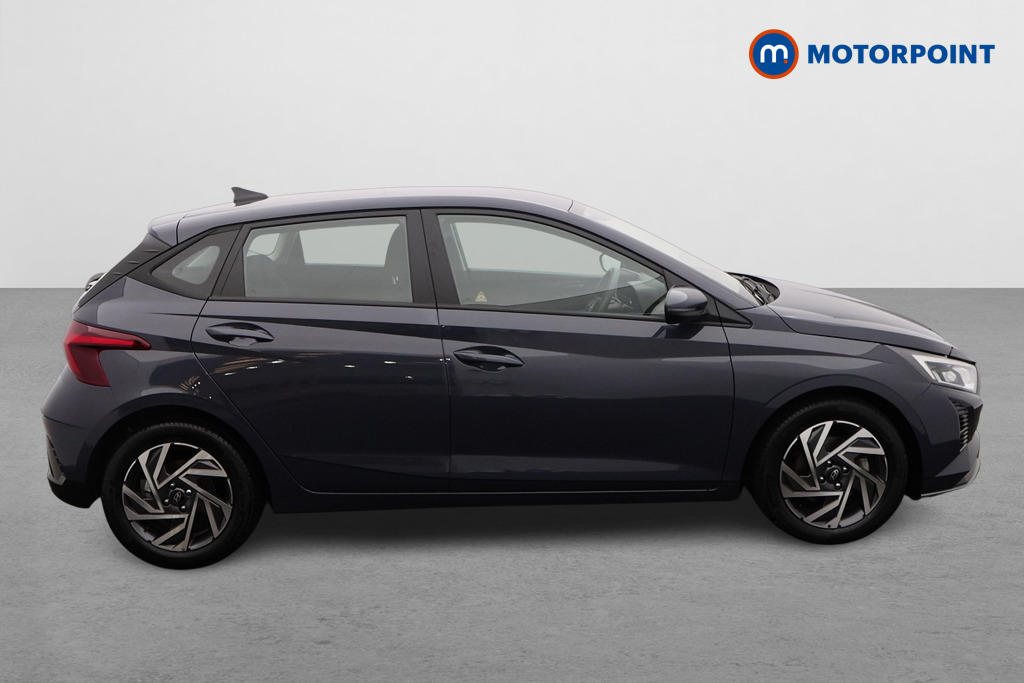Hyundai I20 Advance Manual Petrol Hatchback - Stock Number (1677998) - Drivers side