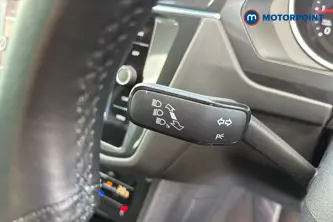 Volkswagen Tiguan Life Automatic Petrol SUV - Stock Number (1678108) - 5th supplementary image