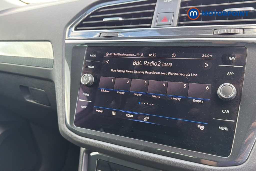 Volkswagen Tiguan Life Automatic Petrol SUV - Stock Number (1678108) - 8th supplementary image