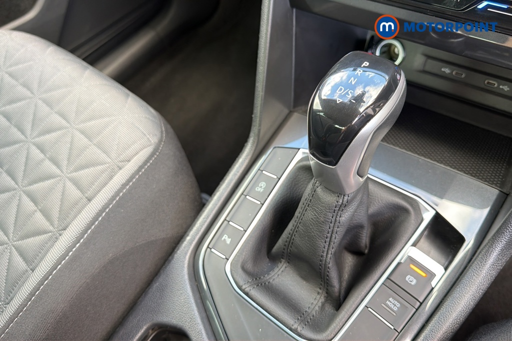 Volkswagen Tiguan Life Automatic Petrol SUV - Stock Number (1678108) - 15th supplementary image