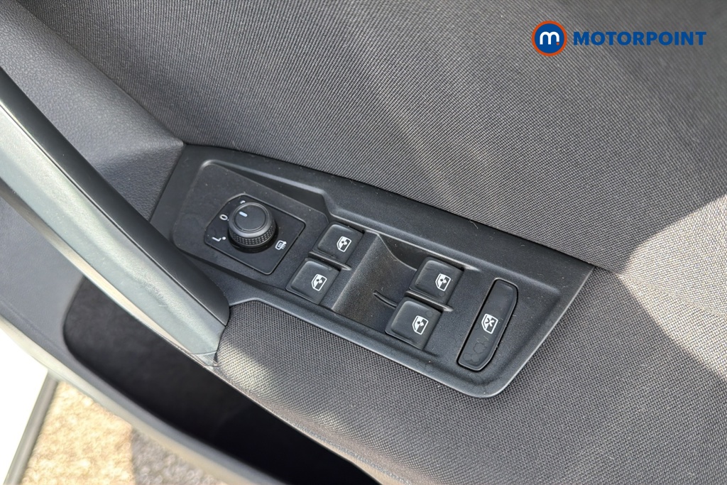 Volkswagen Tiguan Life Automatic Petrol SUV - Stock Number (1678108) - 19th supplementary image