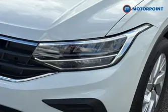 Volkswagen Tiguan Life Automatic Petrol SUV - Stock Number (1678108) - 42nd supplementary image
