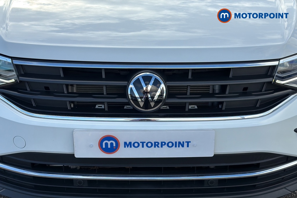Volkswagen Tiguan Life Automatic Petrol SUV - Stock Number (1678108) - 43rd supplementary image