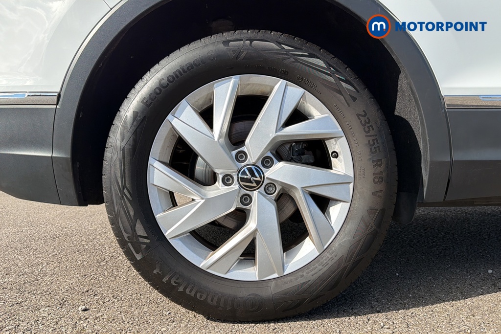 Volkswagen Tiguan Life Automatic Petrol SUV - Stock Number (1678108) - 46th supplementary image