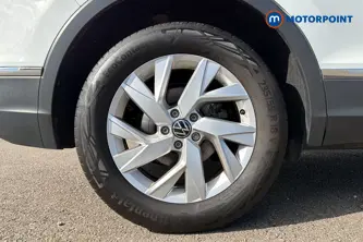 Volkswagen Tiguan Life Automatic Petrol SUV - Stock Number (1678108) - 46th supplementary image