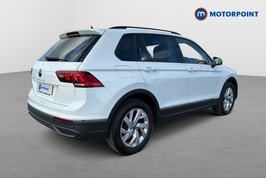 Volkswagen Tiguan Life Automatic Petrol SUV - Stock Number (1678108) - Passenger side rear corner