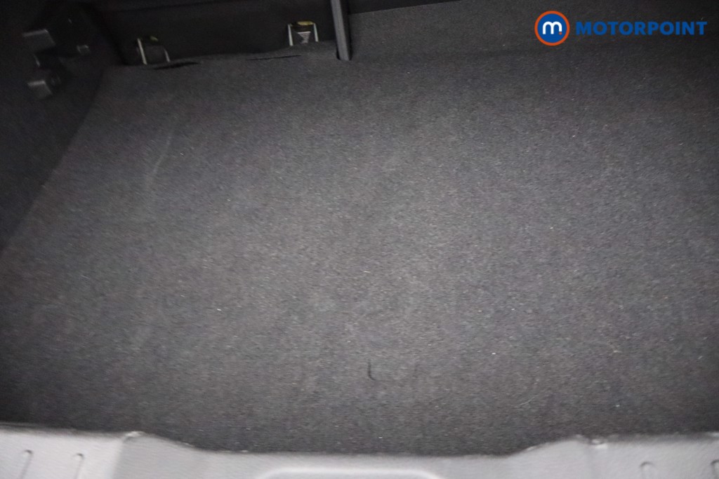 Nissan Juke Tekna Manual Petrol SUV - Stock Number (1678190) - 7th supplementary image
