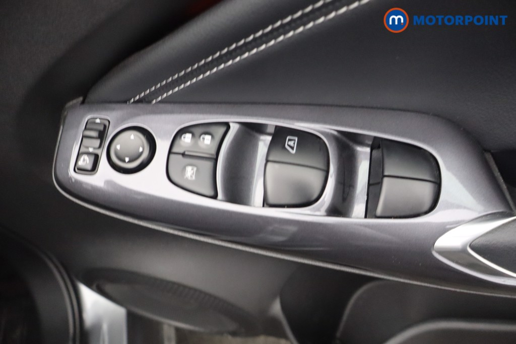 Nissan Juke Tekna Manual Petrol SUV - Stock Number (1678190) - 11th supplementary image