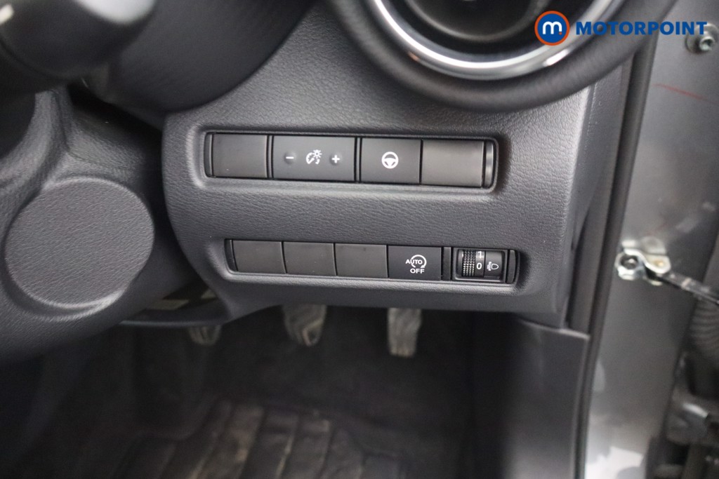 Nissan Juke Tekna Manual Petrol SUV - Stock Number (1678190) - 13th supplementary image
