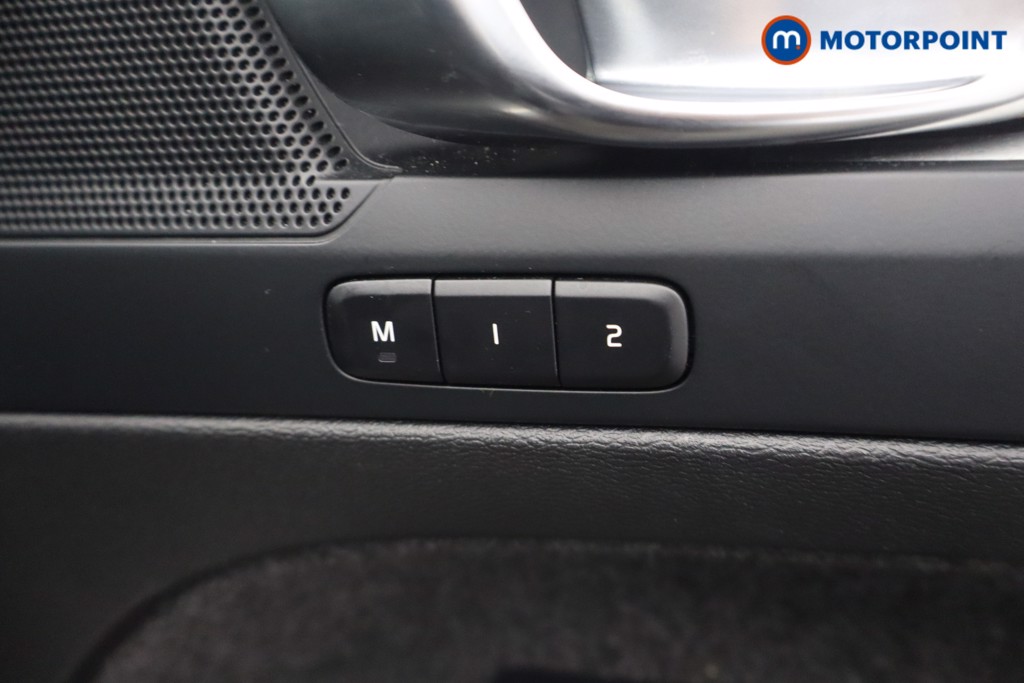 Volvo Xc40 Plus Black Edition Automatic Petrol SUV - Stock Number (1678273) - 10th supplementary image