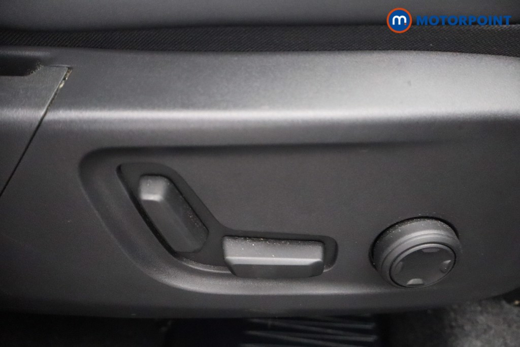 Volvo Xc40 Plus Black Edition Automatic Petrol SUV - Stock Number (1678273) - 12th supplementary image