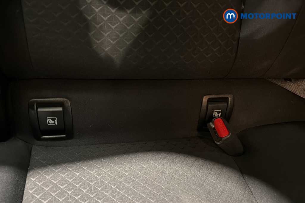 Nissan Juke N-Connecta Automatic Petrol SUV - Stock Number (1678345) - 27th supplementary image