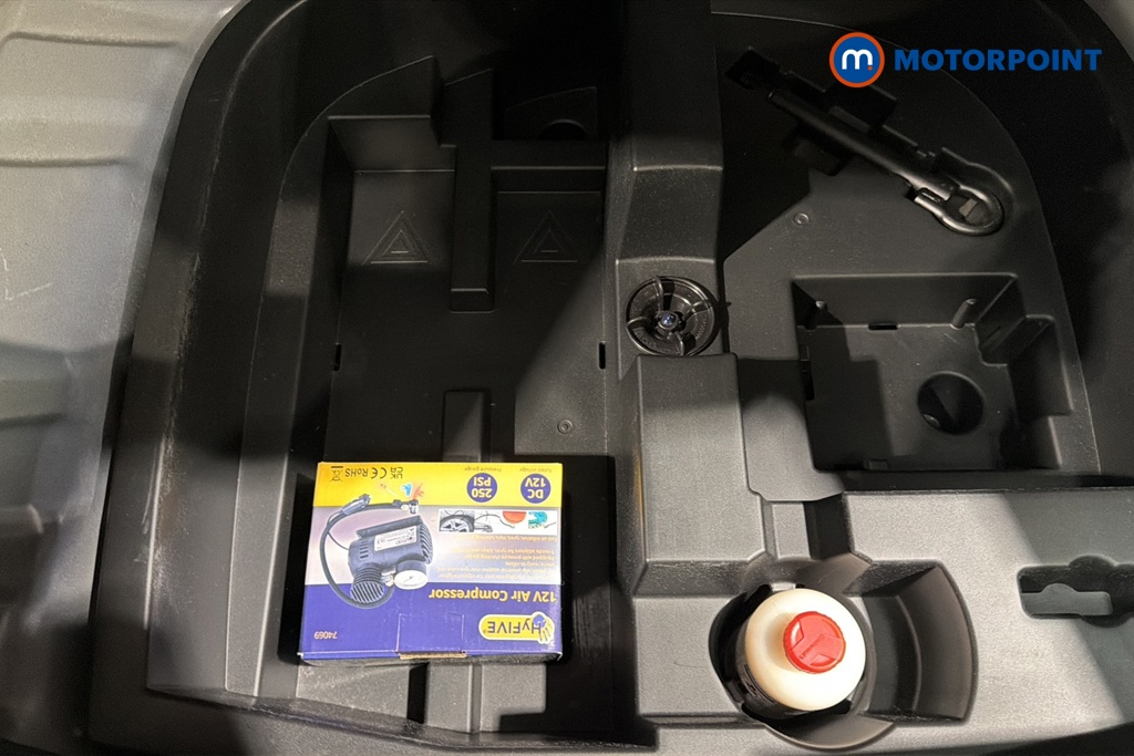 Nissan Juke N-Connecta Automatic Petrol SUV - Stock Number (1678345) - 33rd supplementary image