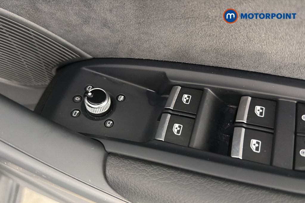 Audi Q5 S Line Automatic Petrol SUV - Stock Number (1678500) - 19th supplementary image