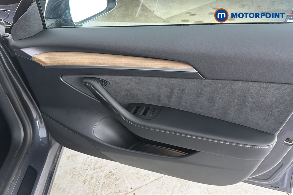 Tesla Model 3 Long Range Automatic Electric Saloon - Stock Number (1678516) - 18th supplementary image