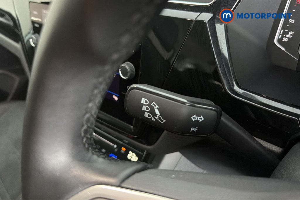 Volkswagen Touran SEL Automatic Petrol People Carrier - Stock Number (1678706) - 5th supplementary image