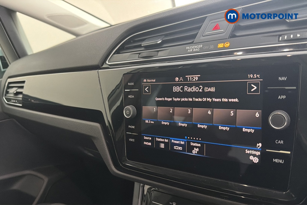 Volkswagen Touran SEL Automatic Petrol People Carrier - Stock Number (1678706) - 8th supplementary image